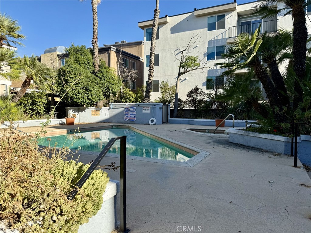 7640 Oso Avenue 316