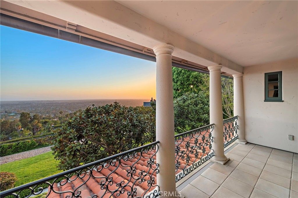 Photo of 1875 La Cuesta Dr, North Tustin, CA 92705 (MLS # PW25092245)