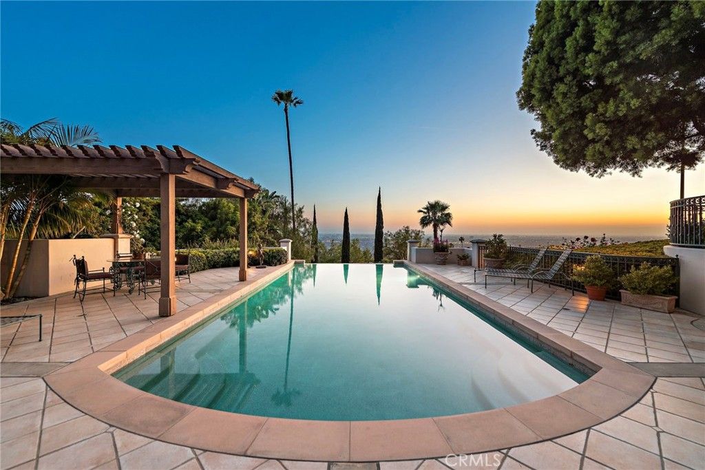 Photo of 1875 La Cuesta Dr, North Tustin, CA 92705 (MLS # PW25092245)