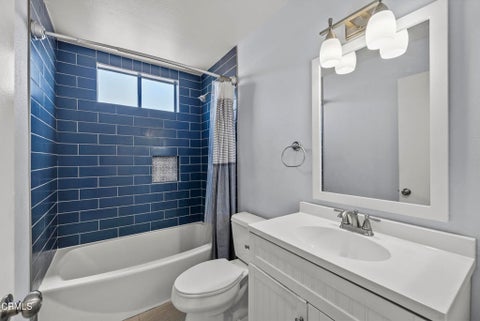 Tiny photo for 5206 Longfellow Way, Oxnard, CA 93033 (MLS # V1-37895)