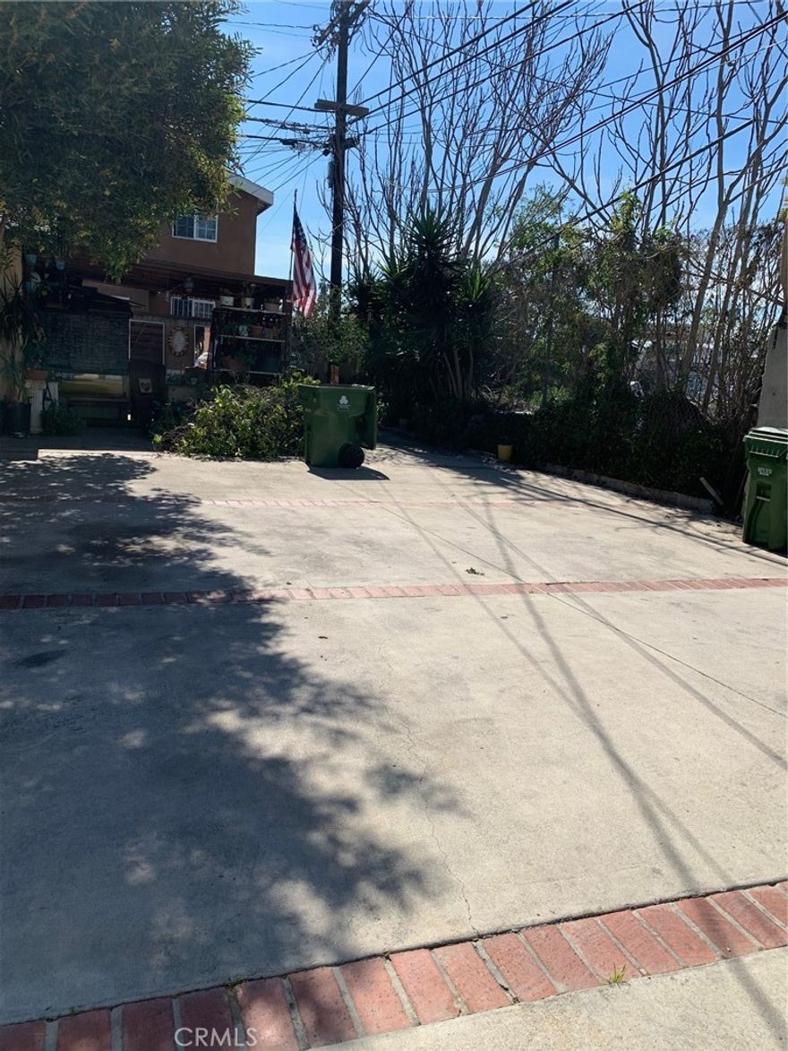 AWESOME OPPORTUNITY!!!!!!!!!!!!!!!!!!!Good income property live in one, Airbnb or rent all units.  Great 4 units property located in a great location and cash flow.  Property is centrally located just minutes away from school, stores, the New Inglewood Sofi Stadium, Inglewood Park Casino, LA, The Forum and the 105, 405, 110 and 10 freeways.  Property is a duplex in the front - 1 unit is 2 bedrooms and 1 bath and the other is 1 bedroom and 1 bath.  There is a separate unit in the middle which is a 2 bedroom and 1 bath and the last unit is also separate in back which is a 1 bedroom and 1 bath.  Property has plenty of parking, and it also has a co-op laundry on site.  This is an ideal property with low maintenance cost and owner pays for water.  Property is been as is with no repairs or warranties.  GREAT opportunity as their is low inventory and high demand.  BRING YOUR OFFERS .