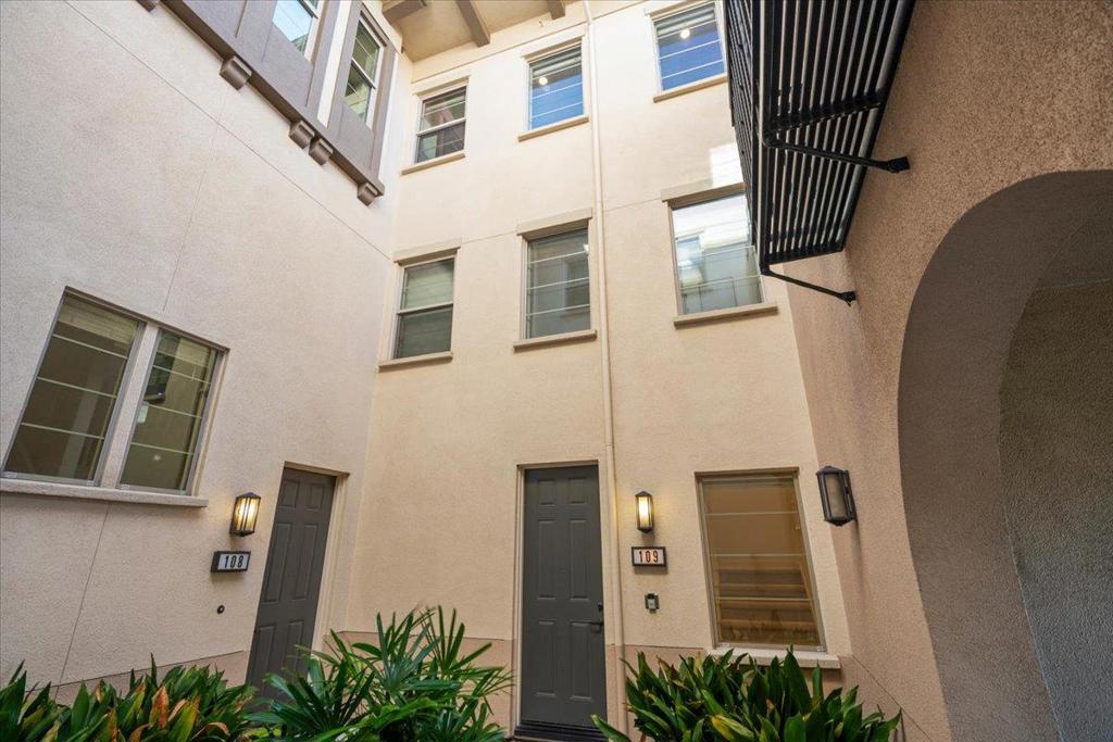 1087 Bigleaf Place 109