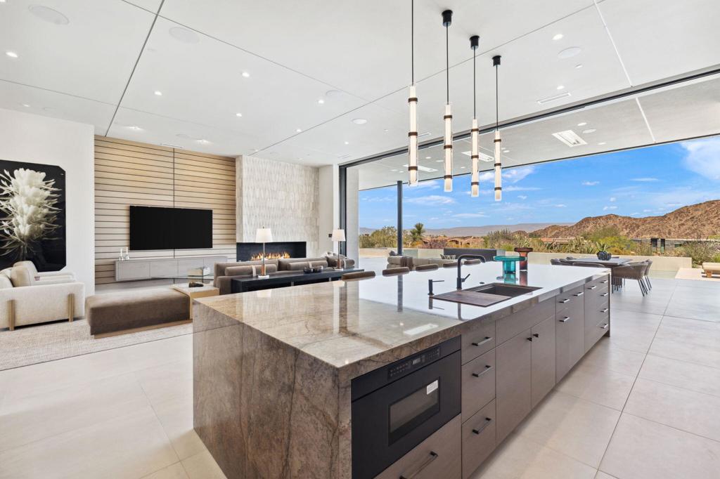 74304 Desert Arroyo Trail