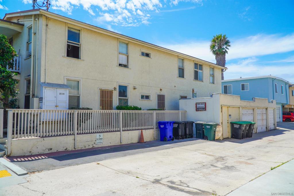 2114 Abbott St.