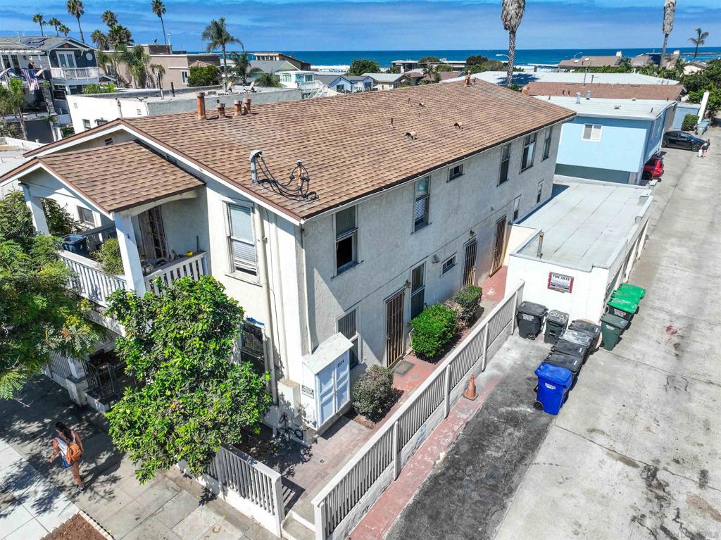 2114 Abbott St.