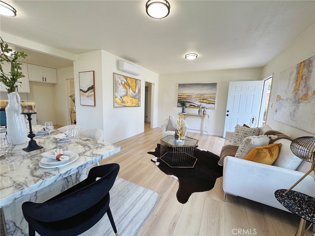 1232 E 84TH Place