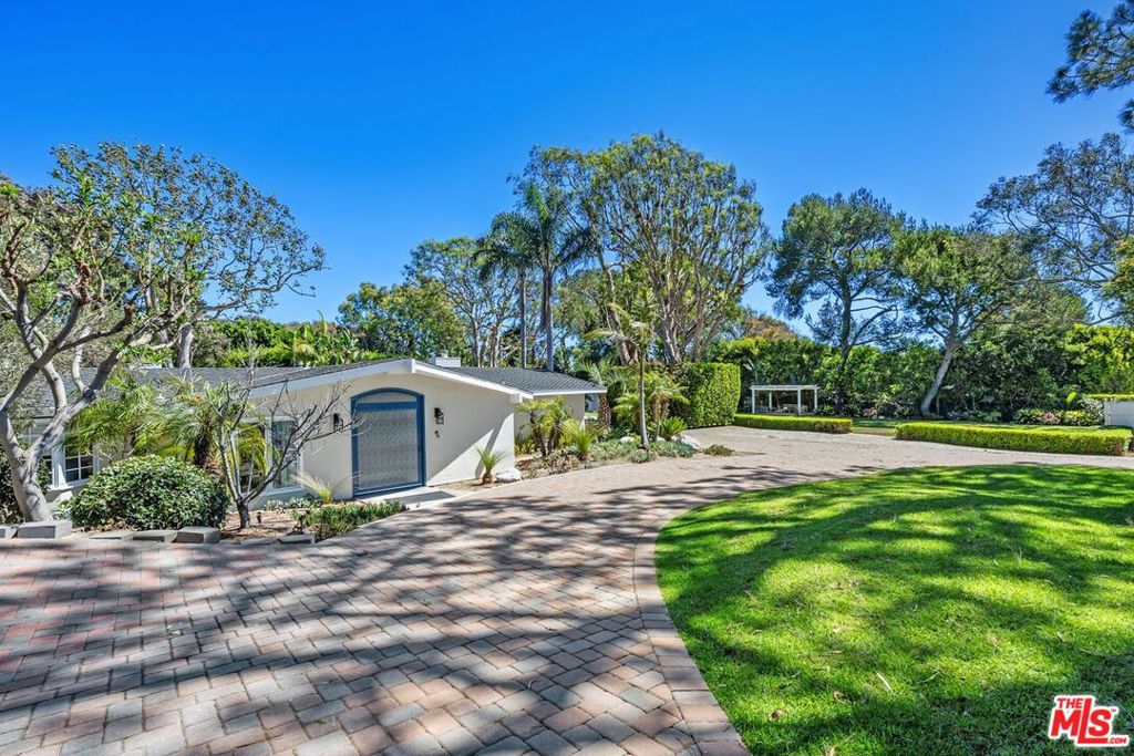 29260 Sea Lion Place
