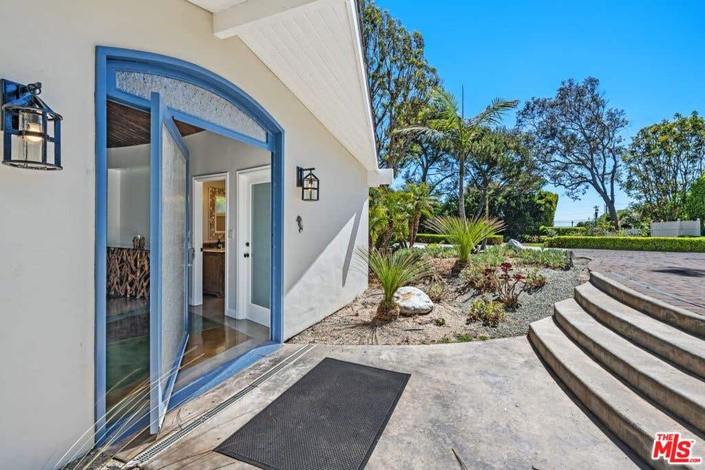 Photo of 29260 Sea Lion Place, Malibu, CA 90265 (MLS # 26849099)