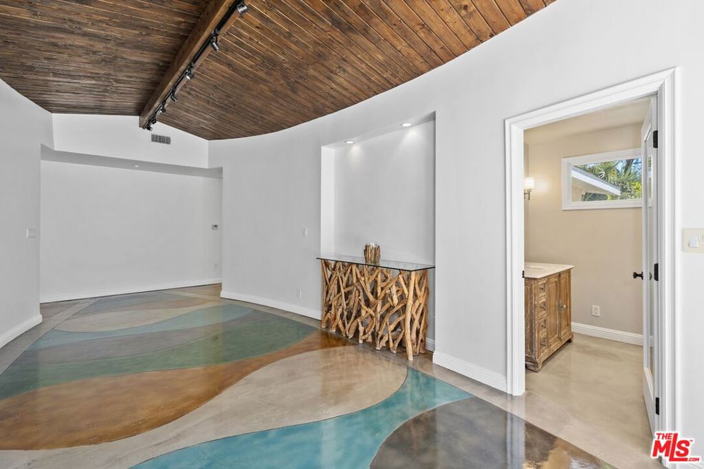 Photo of 29260 Sea Lion Place, Malibu, CA 90265 (MLS # 26849099)