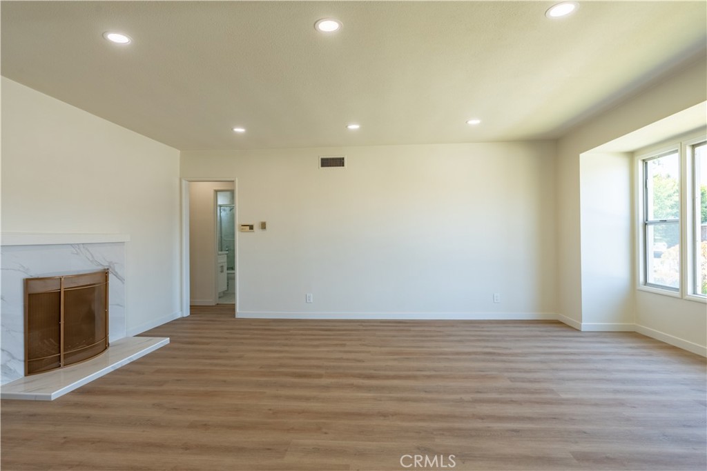 1844 W 180th Place