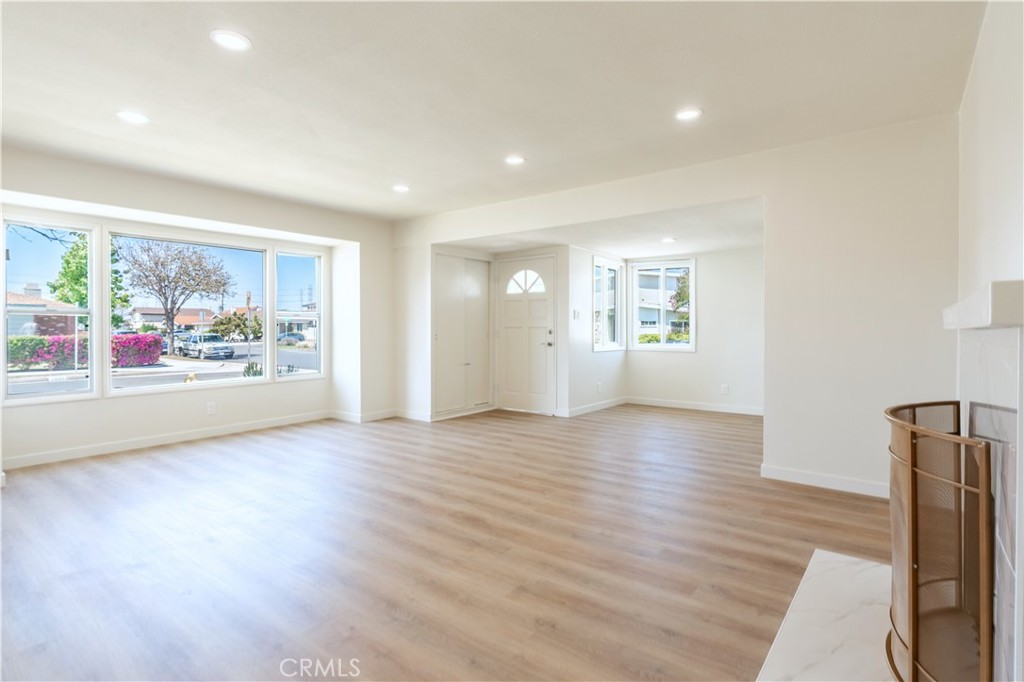 1844 W 180th Place
