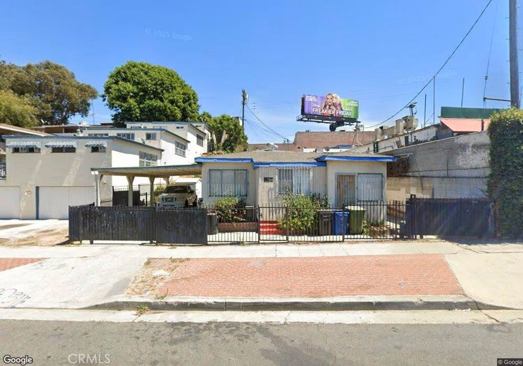 Photo of 1294 West BLVD, Los Angeles, CA 90019 (MLS # GD26111132)
