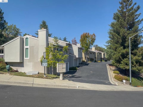 Photo of 89 Southwind Dr Dr, Pleasant Hill, CA 94523 (MLS # 41149109)