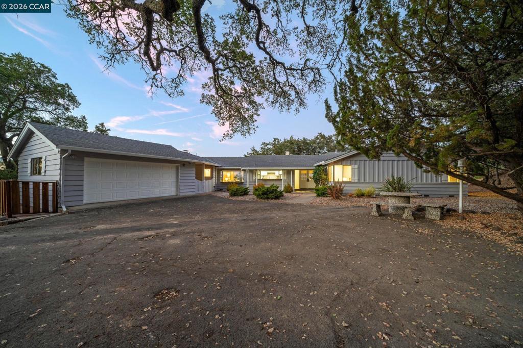 300 Oak View Ter