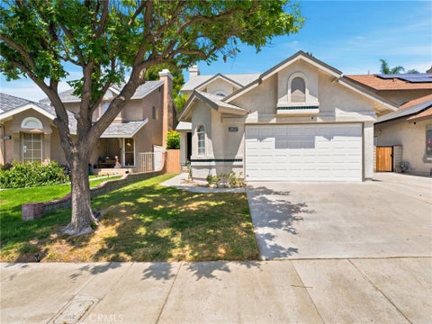 Photo of 28525 Sugar Pine Way, Saugus, CA 91390 (MLS # OC26132244)