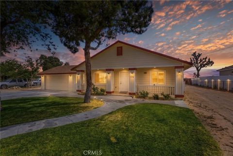 Photo of 12419 Pawnee Rd, Apple Valley, CA 92308 (MLS # PW26077289)