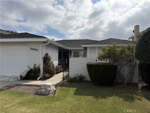 Photo of 16372 Redlands Ln, Huntington Beach, CA 92647 (MLS # PW26078098)