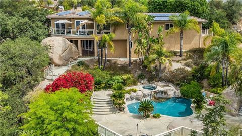 Photo of 28521 Gladstone Court, Escondido, CA 92026 (MLS # OC26088347)