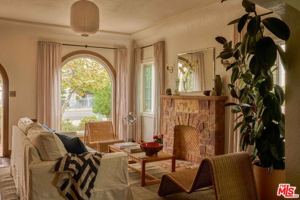 Photo of 4179 S Van Ness Avenue, Los Angeles, CA 90062 (MLS # 25613945)