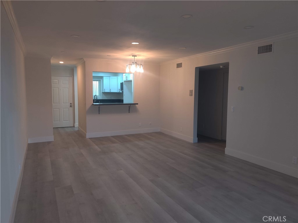 Property located close to downtown, South Pasadena, Old town Pasadena, China Town,
hospitals and USC Medical Center. Close to the 134, 2, 210, and 5 freeways