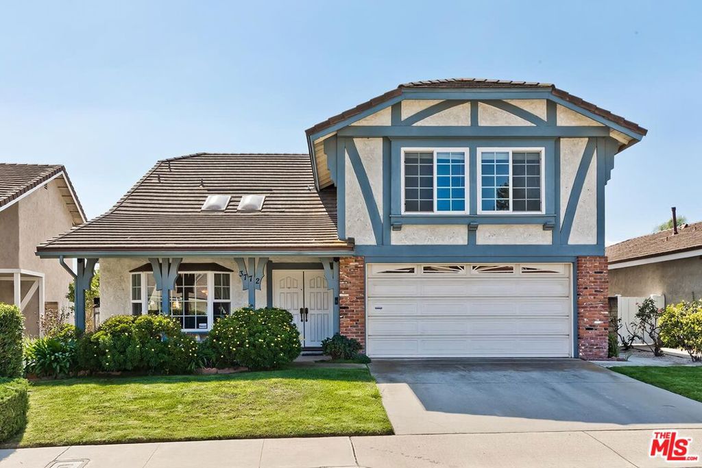 A rare find in the sought after Oakridge Estates on a cul de sac. Located in the Goldilocks zone of Newbury Park.., just minutes from the excellent schools of the CVUSD , Pepper Tree Park, hiking, the beaches and more! This cosmetic fixer offers its new owner an incredible opportunity to make this home your own. The term "great bones" was invented with this house in mind. Enter into semi formal entry with soaring vaulted ceilings. the skylights light up the living and dining room and stairway, complete with lovely window seats. Enter into the island kitchen with indoor Bbq and kitchenmaid double oven, that seamlessly connects to the family room that boasts a fireplace and wet bar..all exiting to the spacious yard with lots of patio space, pergola for poolside dining, Oh, did I mention inviting pool and spa ..and even a nice mountain view from the yard. A beautiful open staircase leads you up to the second floor. The high ceiling create a very bright and open feel. Upstairs you will find 3 or even a huge bonus could be 4th bedroom. The generous primary bedroom with double door entry has high ceilings completed with a large bathroom suite. A laundry room and two car attached garage with direct entrance round out this incredible opportunity.