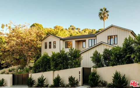 18100 Karen Drive, Los Angeles, CA 91356 - MLS#: 26987209