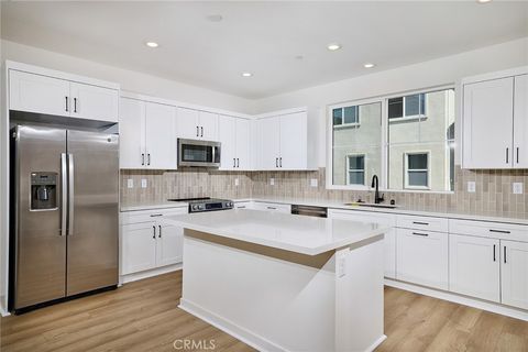 6053 Fairfax Drive Eastvale CA 92880