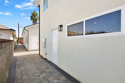 Photo of 6712 1/2 Saint Clair Avenue, North Hollywood, CA 91606 (MLS # GD25222703) Photo of 6712 1/2 Saint Clair Avenue, North Hollywood, CA 91606 (MLS # GD25222703)