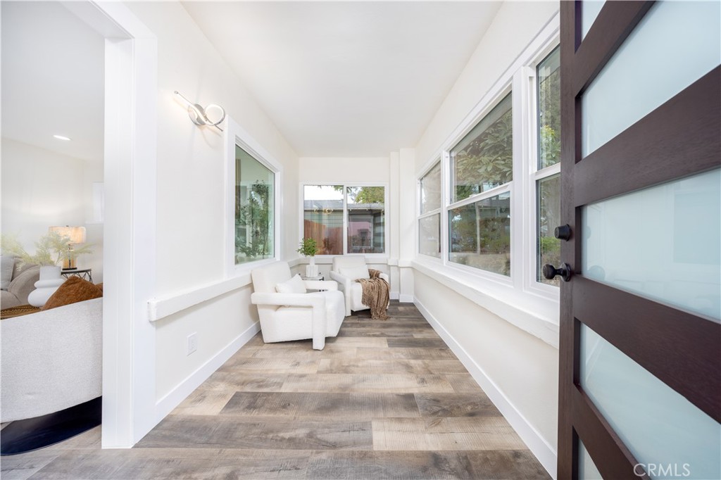 329 W Whiting
