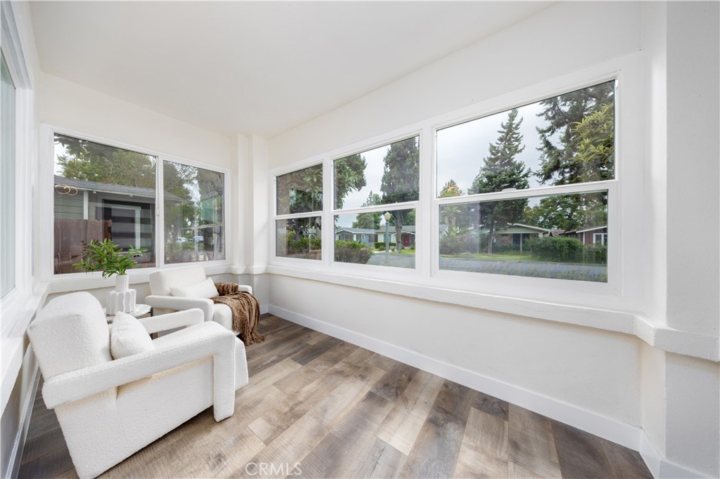 329 W Whiting