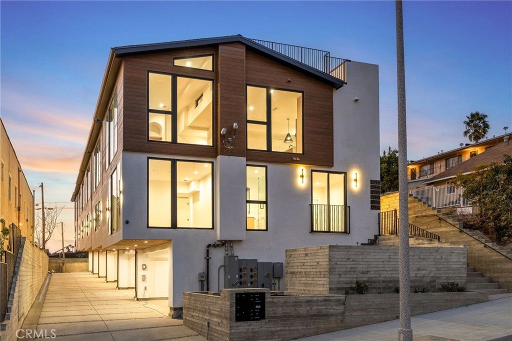 953 1/2 Everett Street, Los Angeles CA 90026