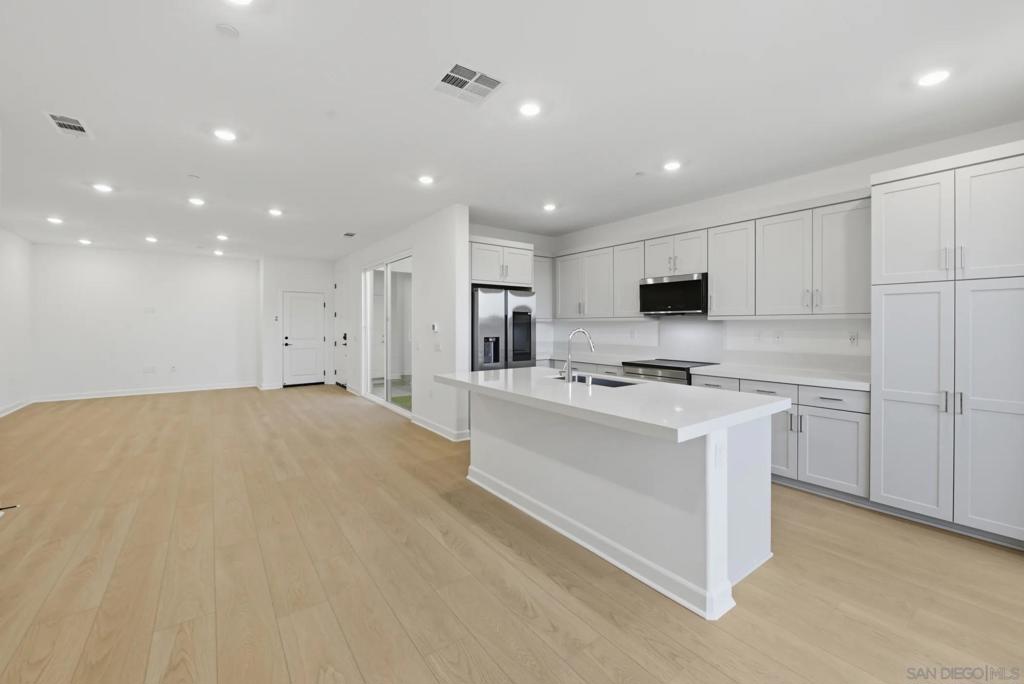 112 Village Walk Way