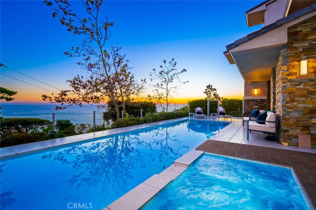 2300 Crestview