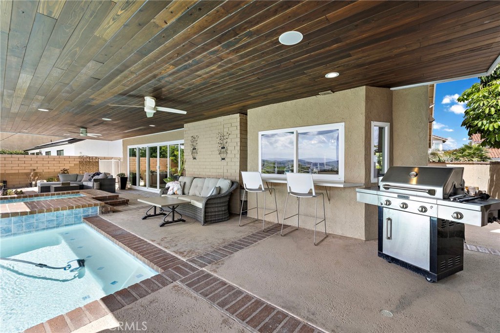 Mission Viejo, California, 92691, United States, 3 Bedrooms Bedrooms, ,3 BathroomsBathrooms,Residential,Active,2051978