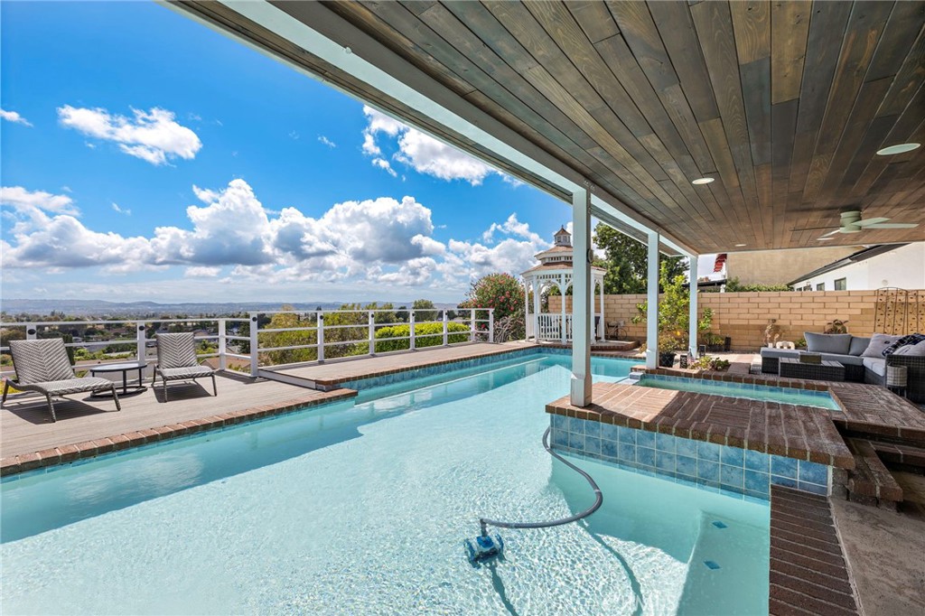 Mission Viejo, California, 92691, United States, 3 Bedrooms Bedrooms, ,3 BathroomsBathrooms,Residential,Active,2051978
