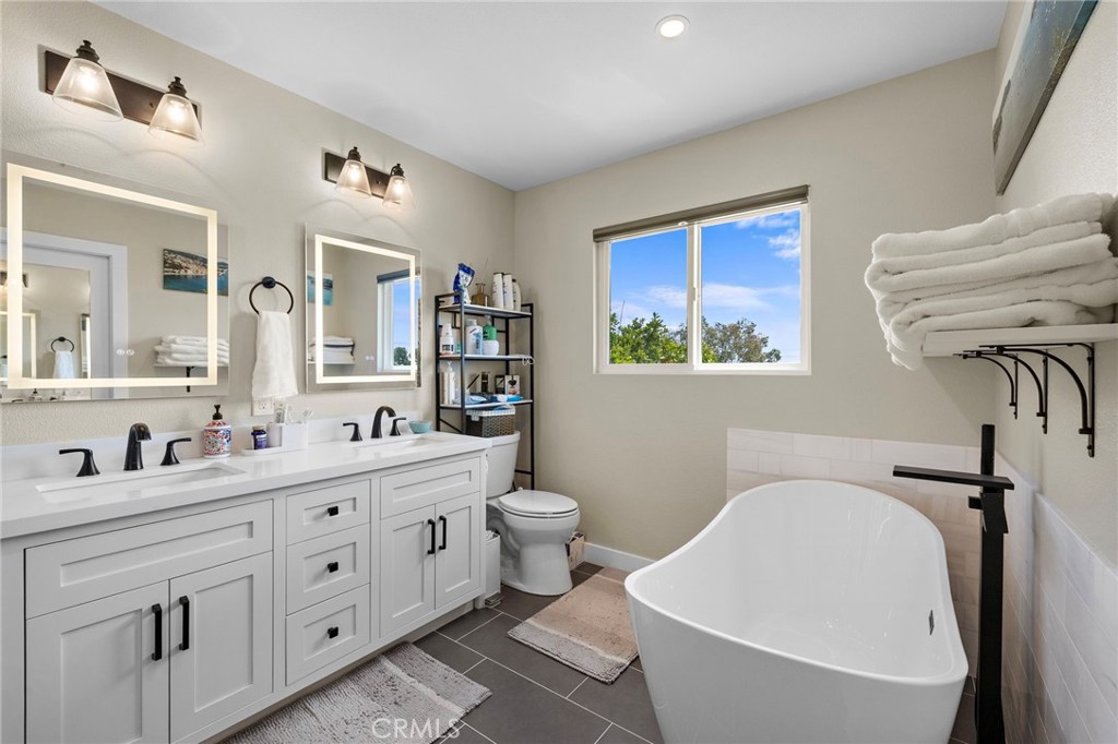 Mission Viejo, California, 92691, United States, 3 Bedrooms Bedrooms, ,3 BathroomsBathrooms,Residential,Active,2051978