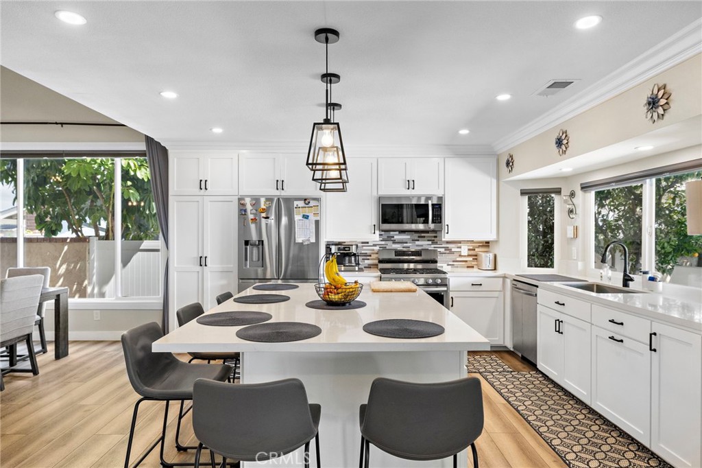 Mission Viejo, California, 92691, United States, 3 Bedrooms Bedrooms, ,3 BathroomsBathrooms,Residential,Active,2051978