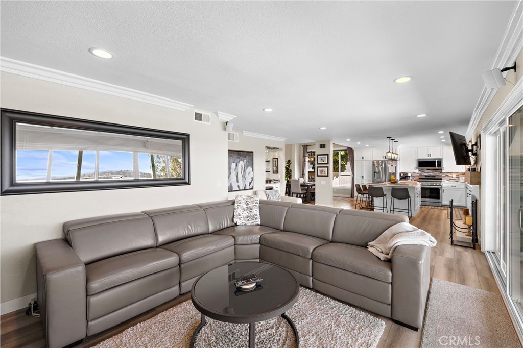 Mission Viejo, California, 92691, United States, 3 Bedrooms Bedrooms, ,3 BathroomsBathrooms,Residential,Active,2051978