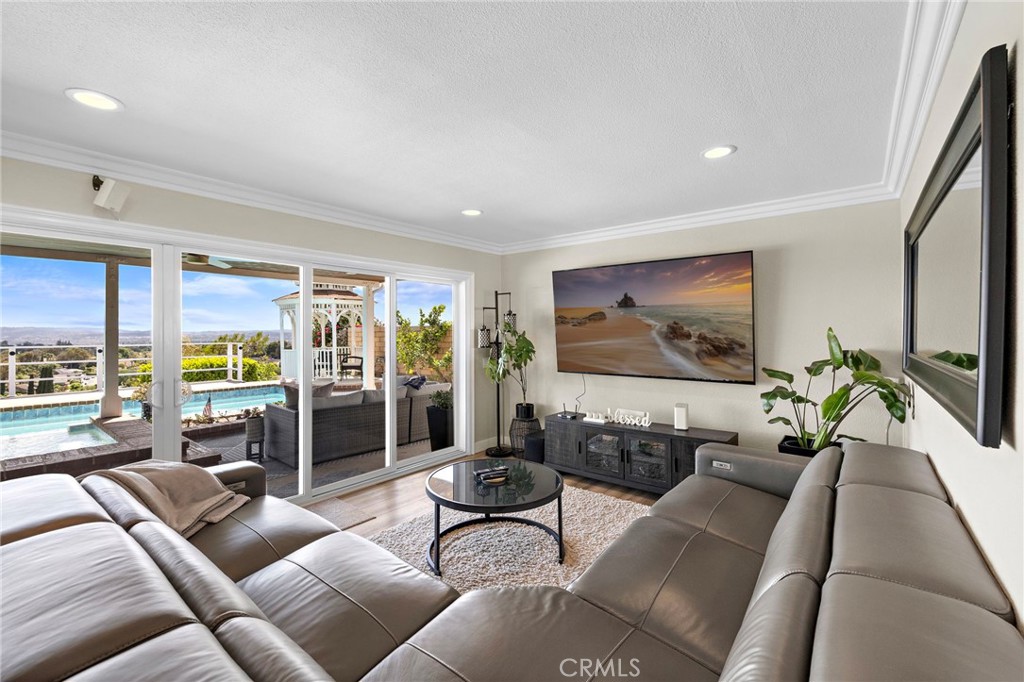 Mission Viejo, California, 92691, United States, 3 Bedrooms Bedrooms, ,3 BathroomsBathrooms,Residential,Active,2051978