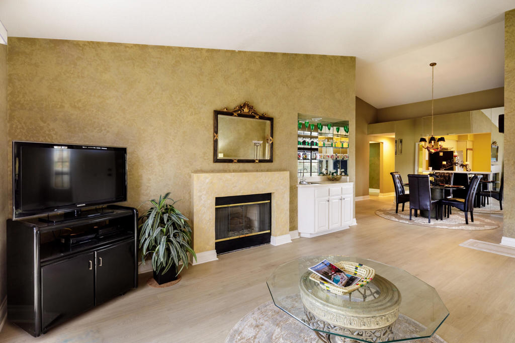 472 Evergreen Ash