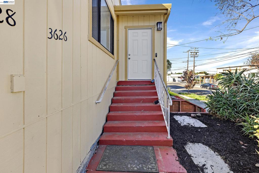 3626 A Midvale Ave