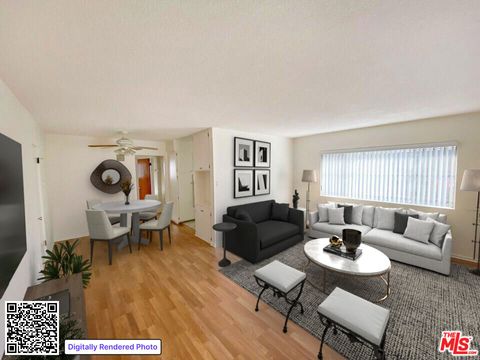 Photo of 1743 N Edgemont Street #3, Los Angeles, CA 90027 (MLS # 25607773)