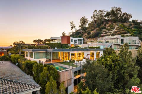 Photo of 9353 Nightingale Drive, Los Angeles, CA 90069 (MLS # 26898635)