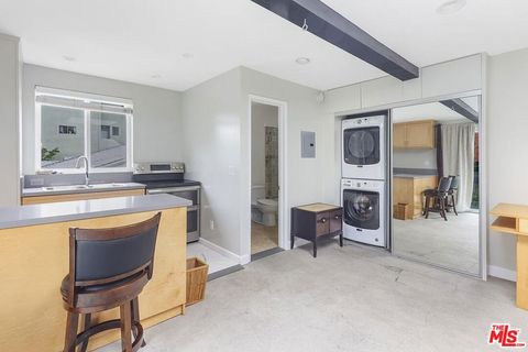Photo of 1/2 Ironsides Street, Marina Del Rey, CA 90292 (MLS # 26835061)