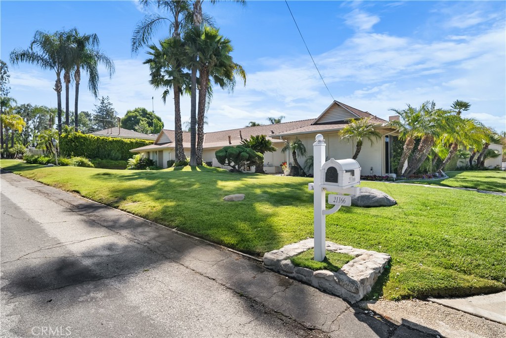 21166 E Rimpath Drive