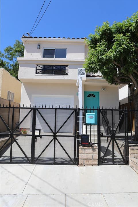 Photo of 706 Amador Street, Los Angeles, CA 90012 (MLS # CV26123378)