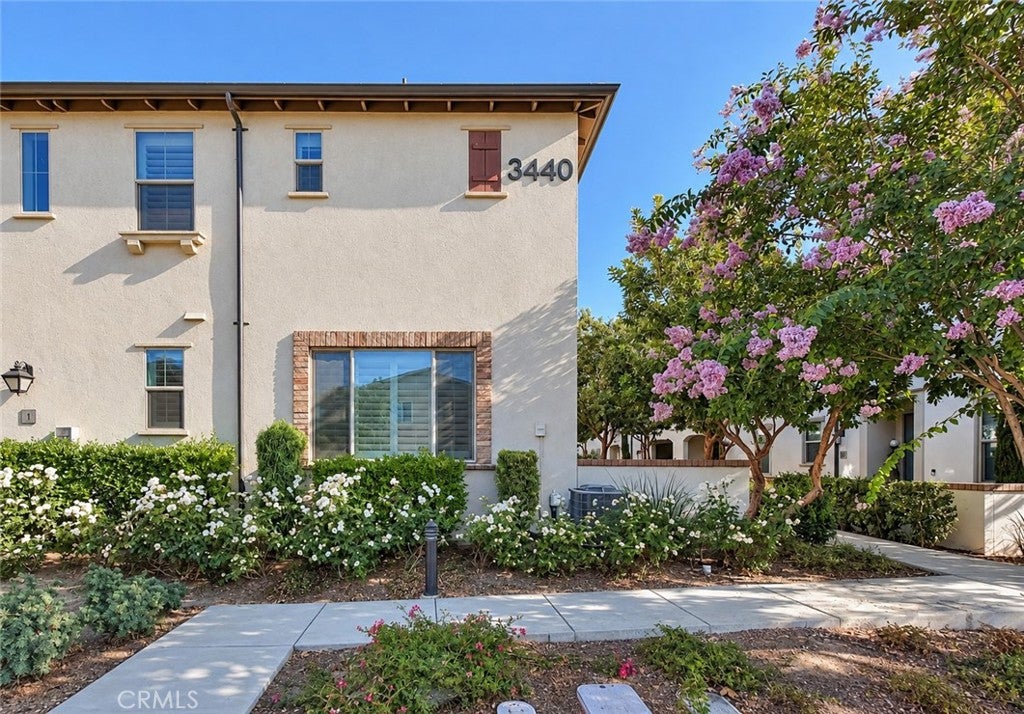 3440 E Santa Clara