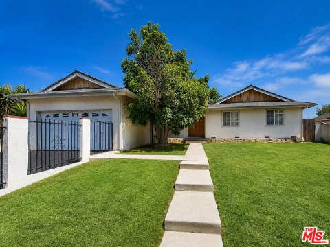 Photo of 11528 Collett Avenue, Los Angeles, CA 91344 (MLS # 26869435)