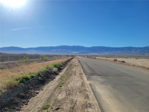Photo of 0 Locust, Lucerne Valley, CA 92356 (MLS # HD26212593)