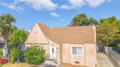 Photo of 1115 W 41st Street, Los Angeles, CA 90037 (MLS # RS25168163) Photo of 1115 W 41st Street, Los Angeles, CA 90037 (MLS # RS25168163)